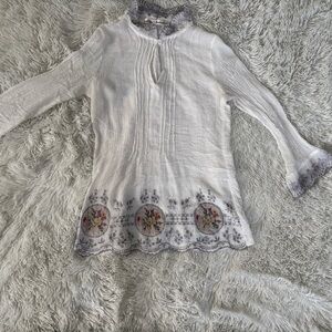 Solitaire White and Gray Floral Blouse